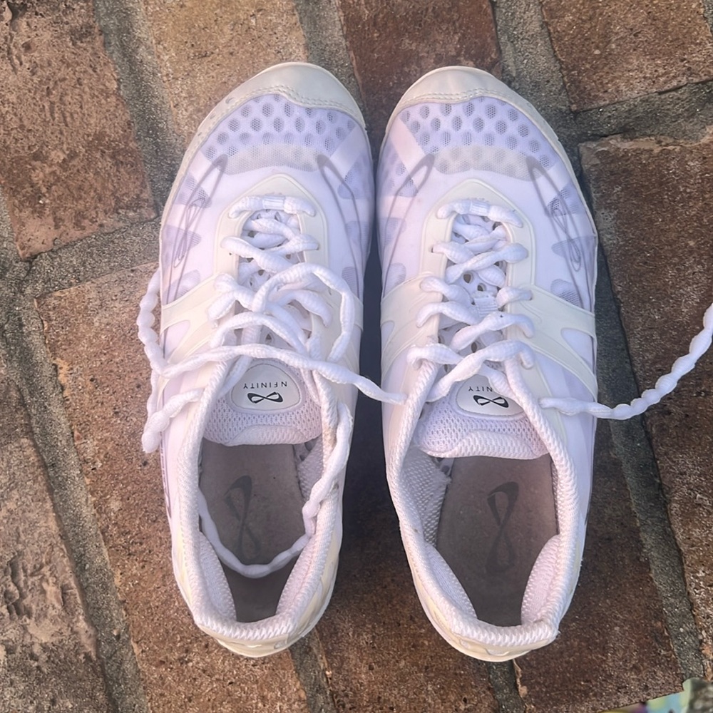 Size 7 Nfinity vengance cheer shoes
